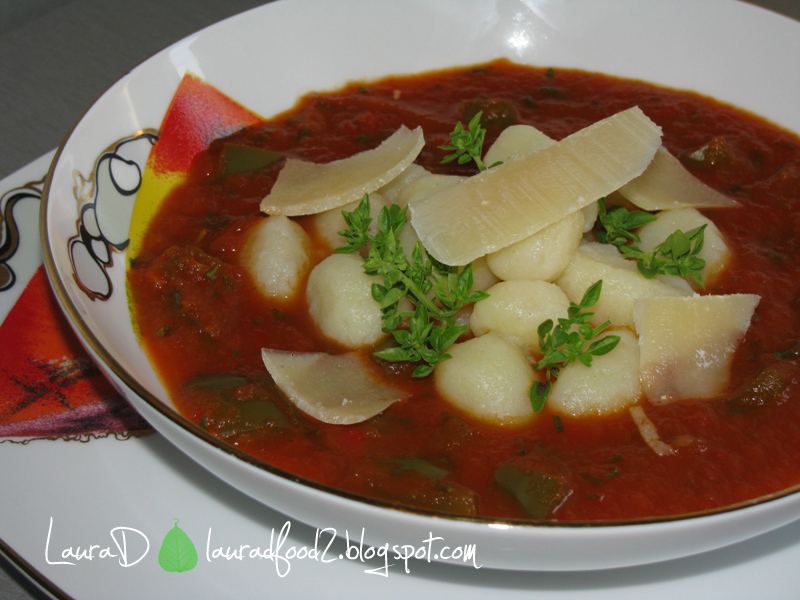 Gnocchi in sos de ardei