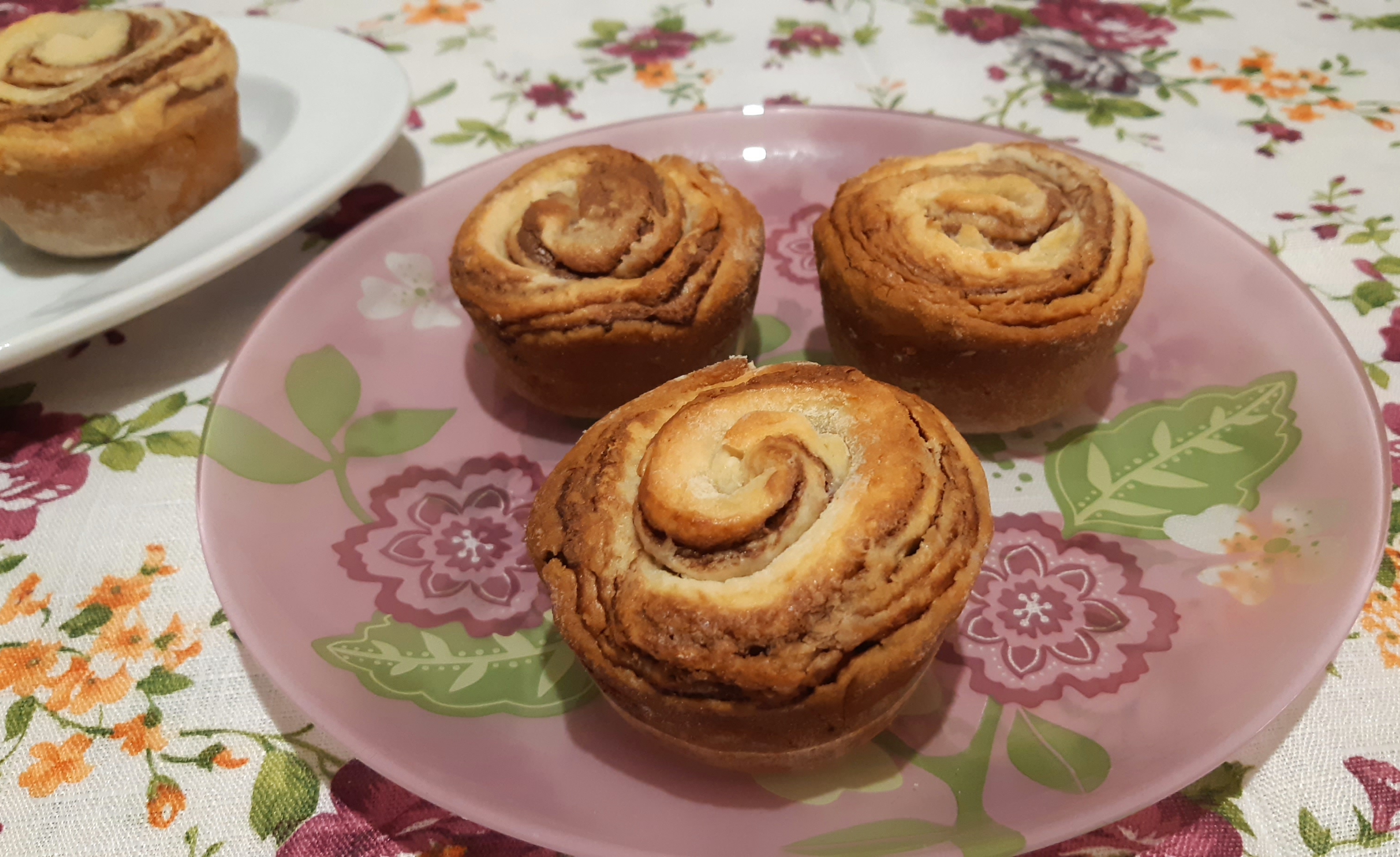 Desert trandafirasi cu nutella, din aluat de casa