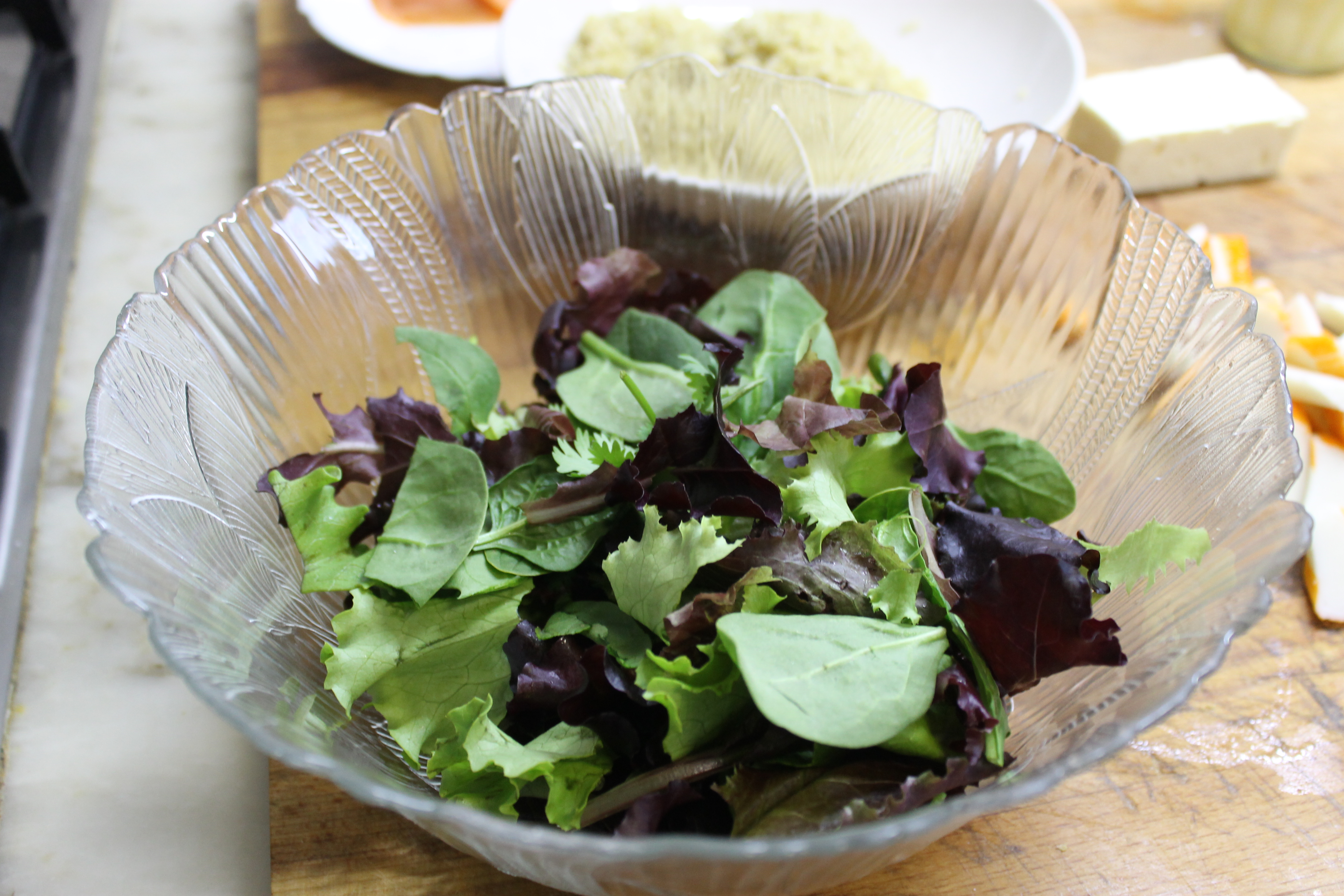 Salata cu somon afumat si quinoa