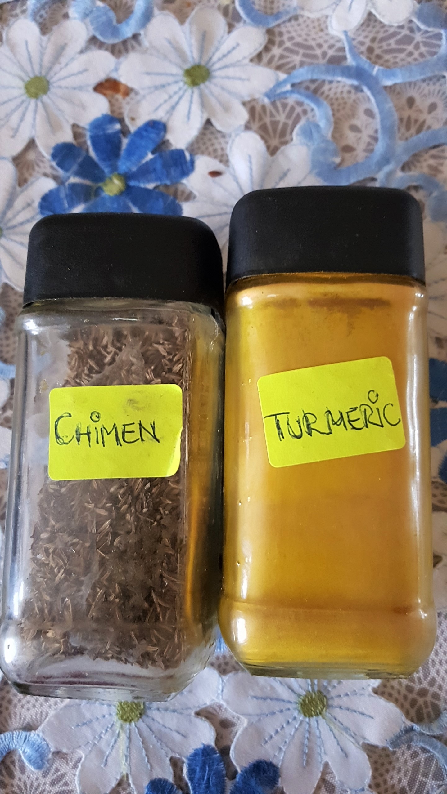 Painici cu bere, seminte si turmeric