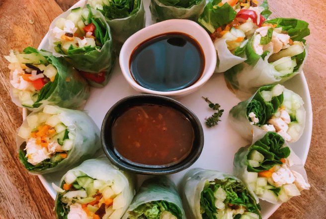 Aperitiv spring rolls cu pui