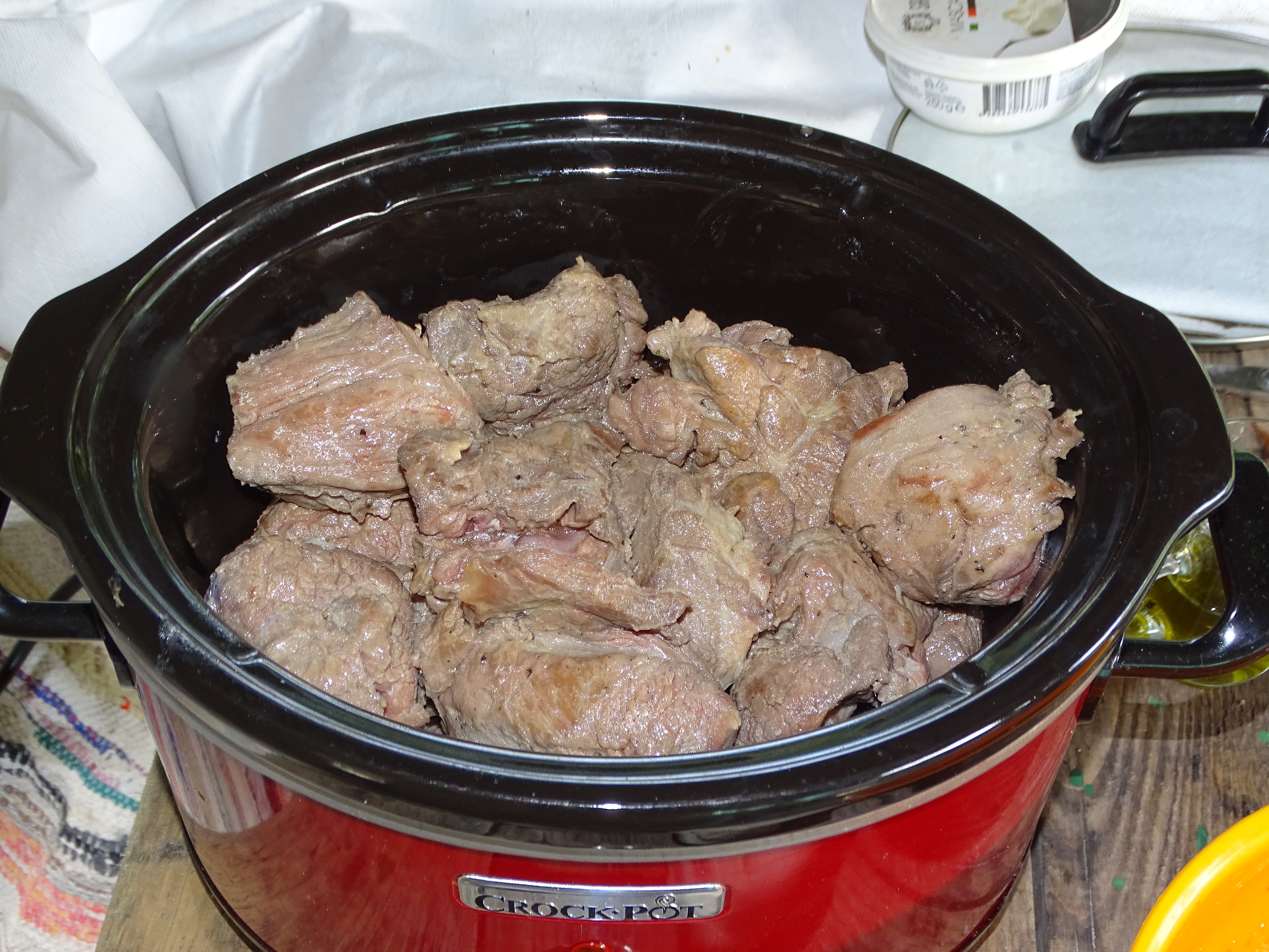 Friptura de vita cu sos tomat la slow cooker Crock-Pot