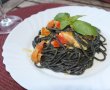 Paste negre cu somon si sos pesto-10