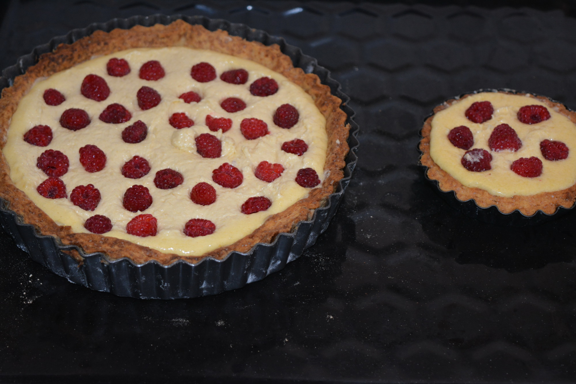 Desert tarta frangipane cu zmeura