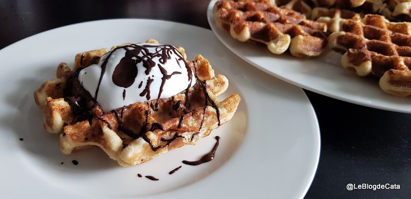 Desert waffle cu faina de migdale si cocos