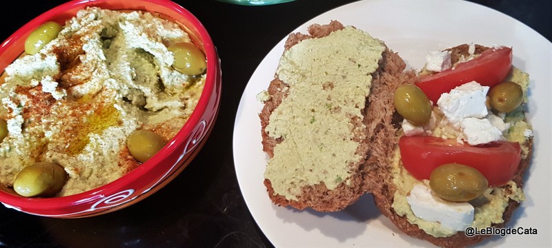 Humus cu lupin si avocado