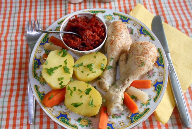 Rasol de pui, cu legume natur si salata de sfecla rosie