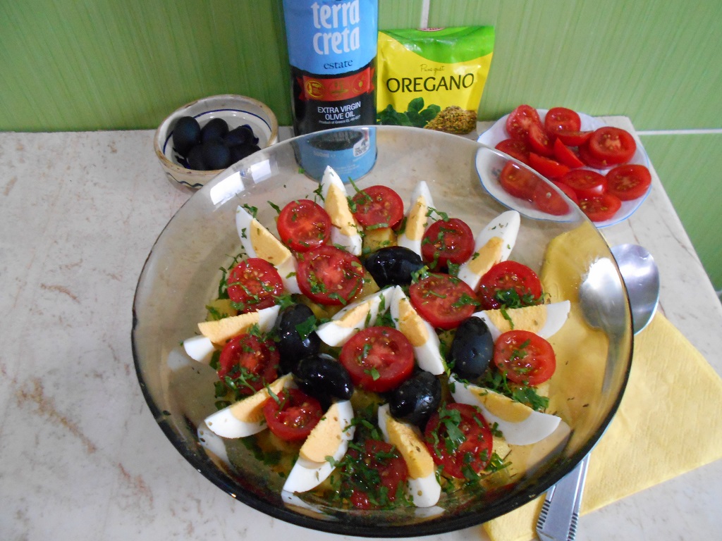 Salata orientala cu savori mediteraneene