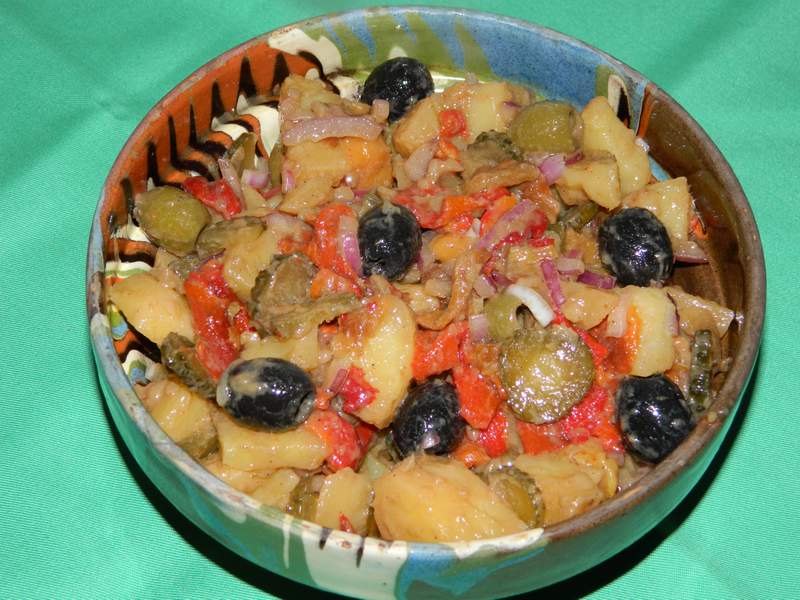 Salata orientala de cartofi cu ardei copt