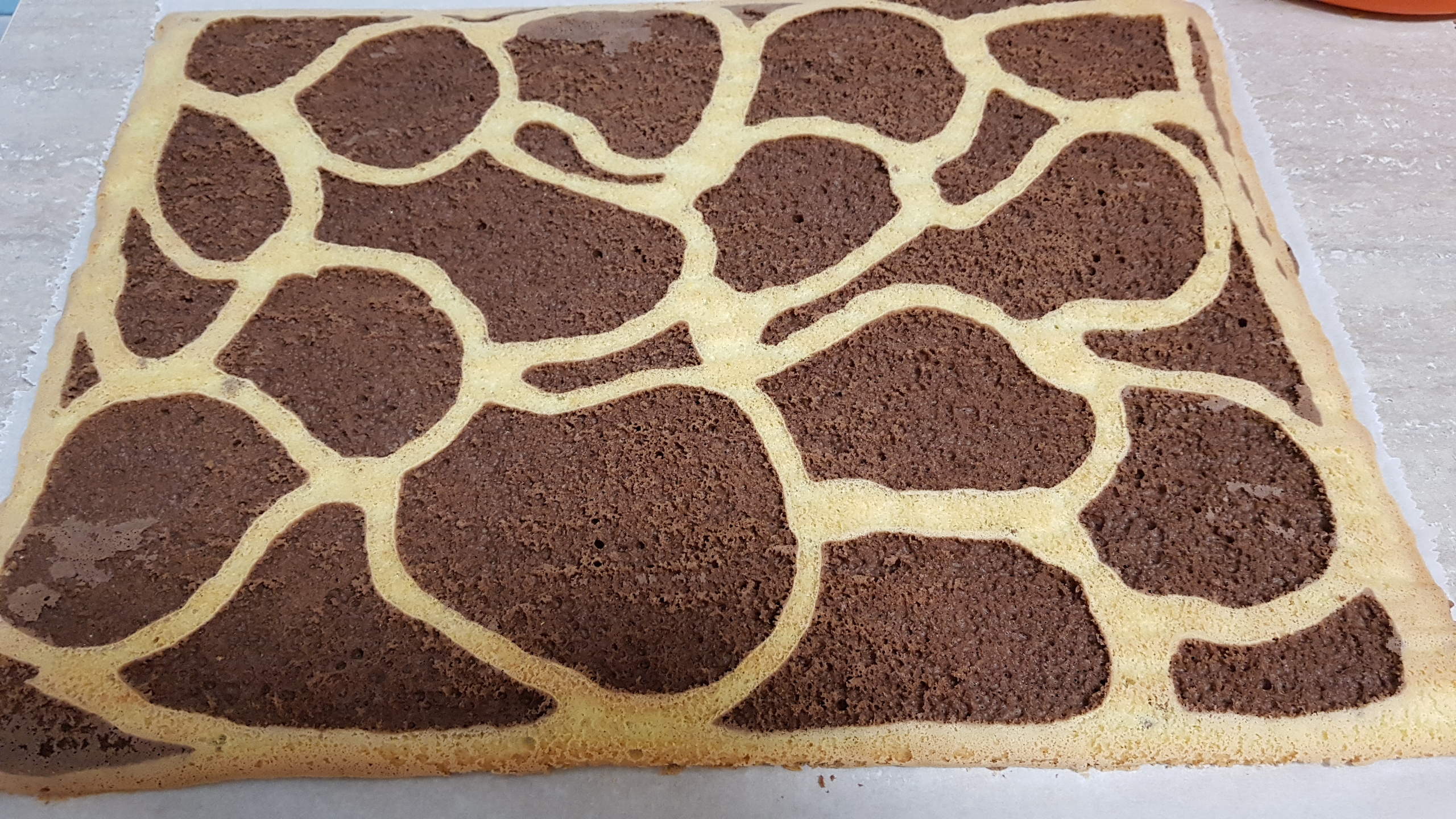 Desert rulada girafa cu mascarpone si zmeura