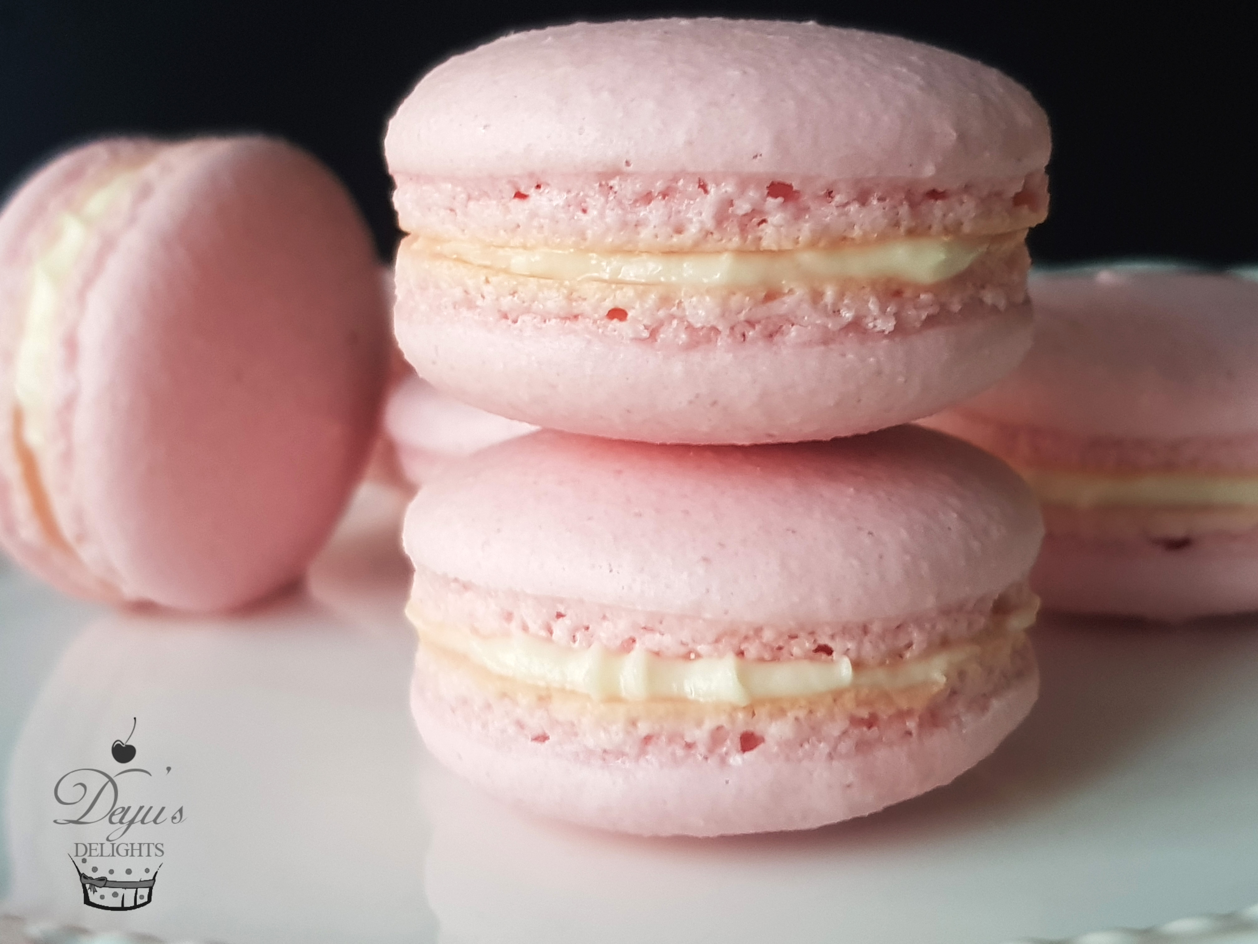 Desert macarons cu crema de branza