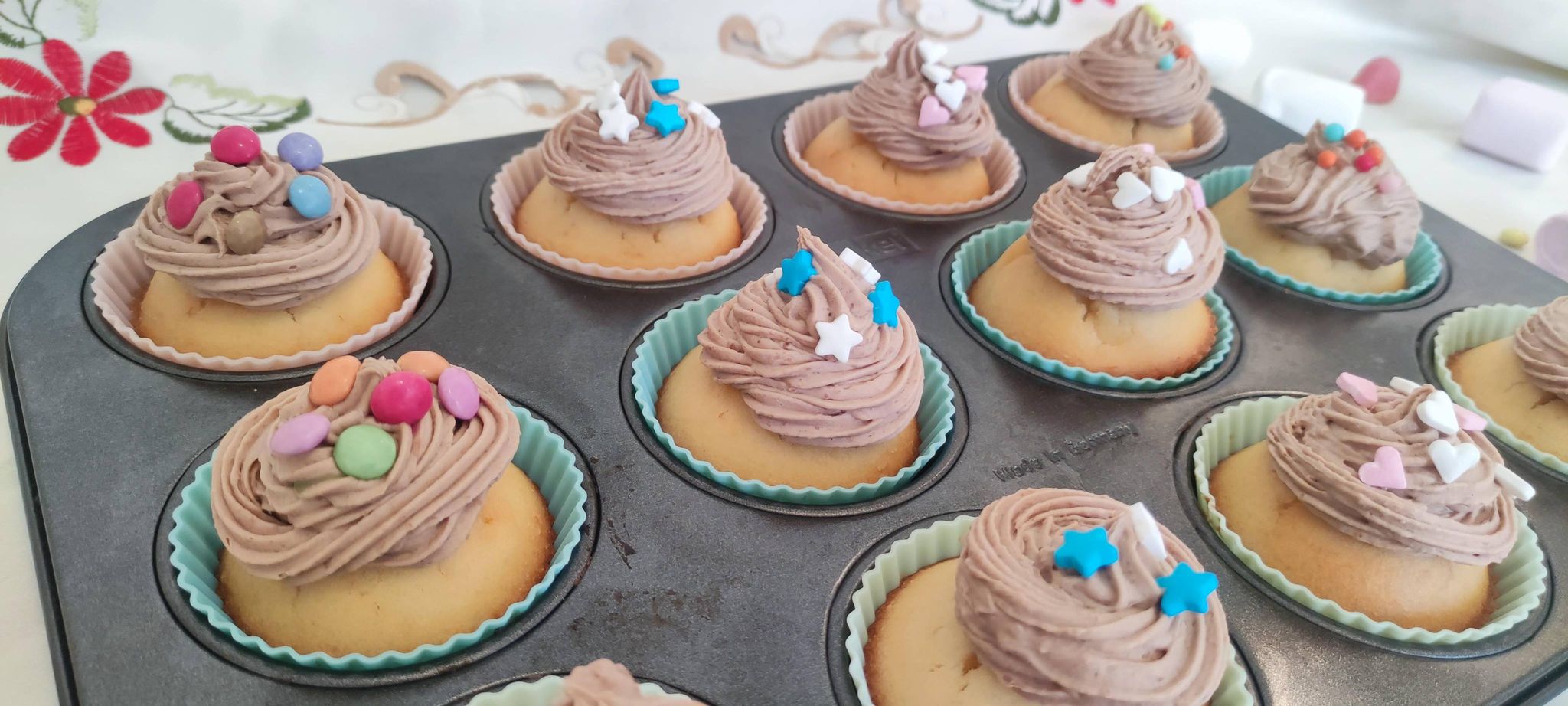 Desert cupcakes cu ganache de kinder bueno