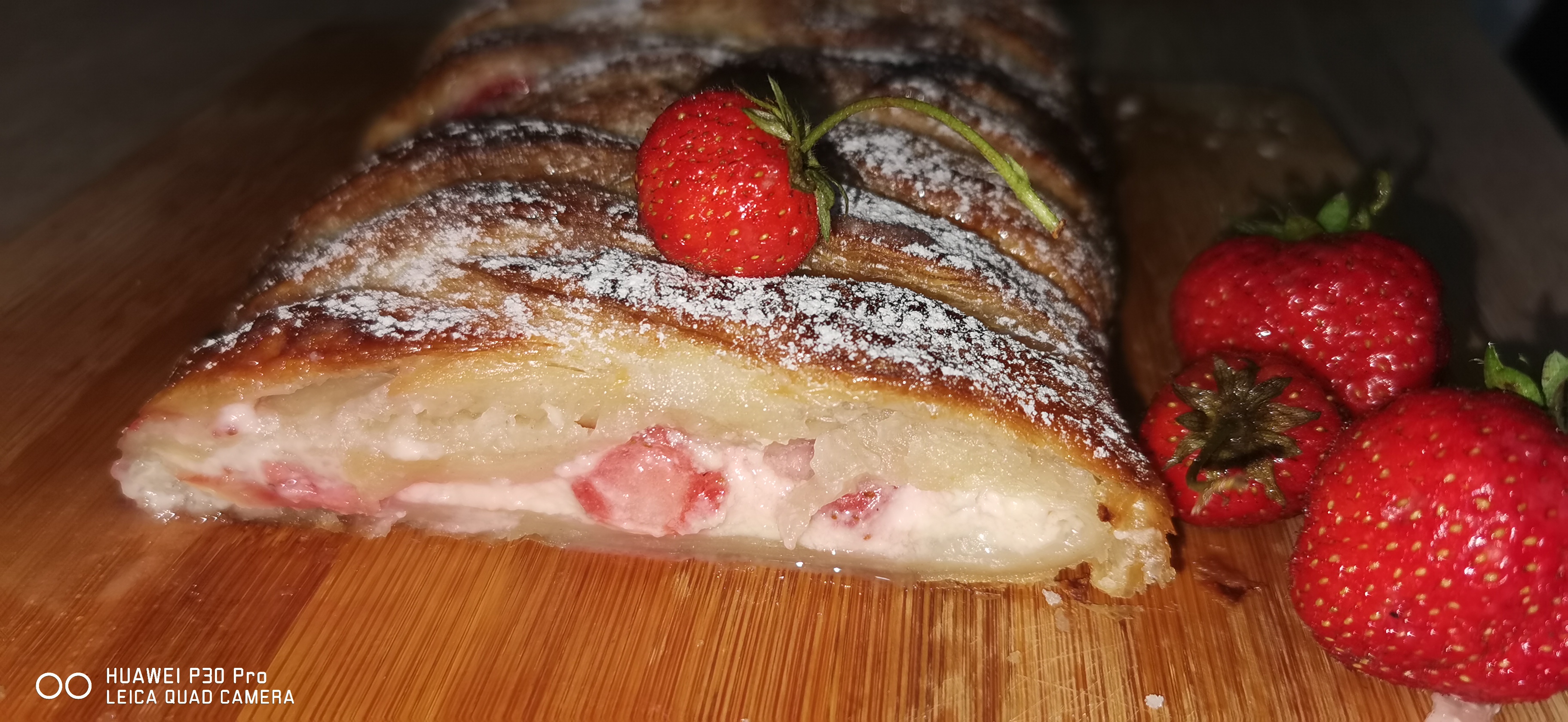 Desert strudel cu crema de branza