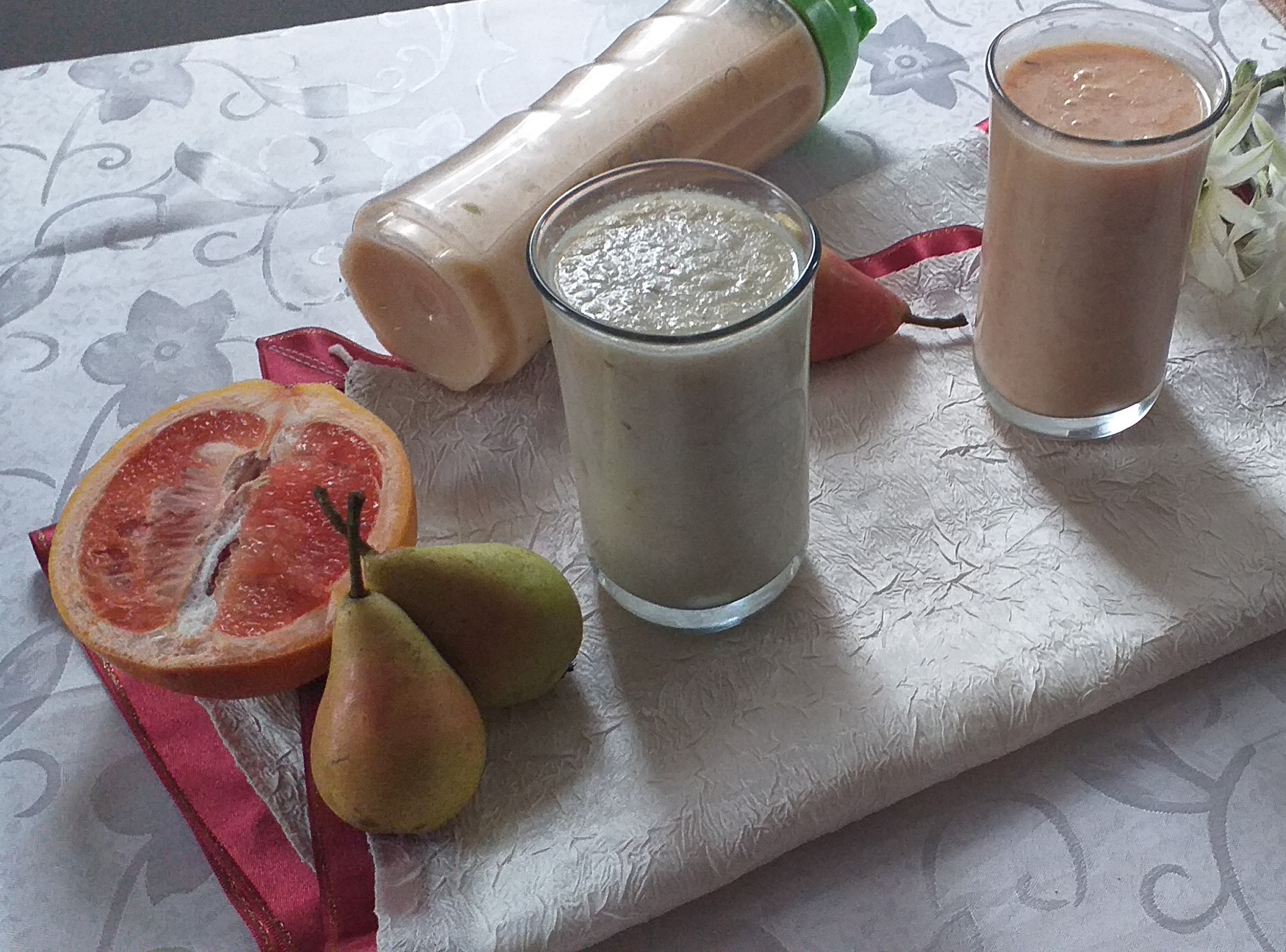 Smoothie cu pere si banane