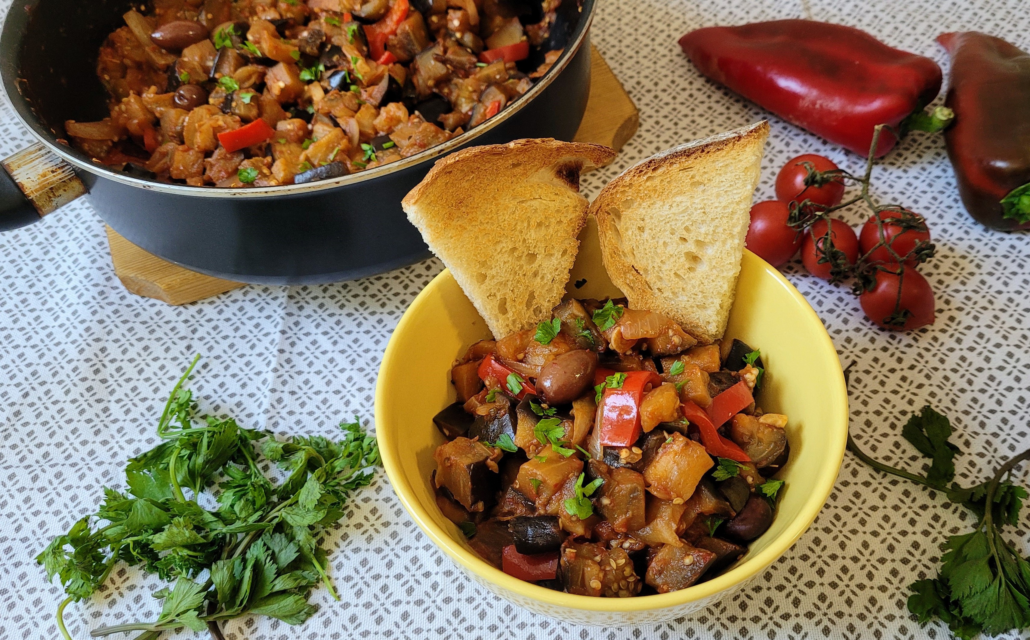 Caponata siciliana - Tocanita de vinete cu rosii si masline