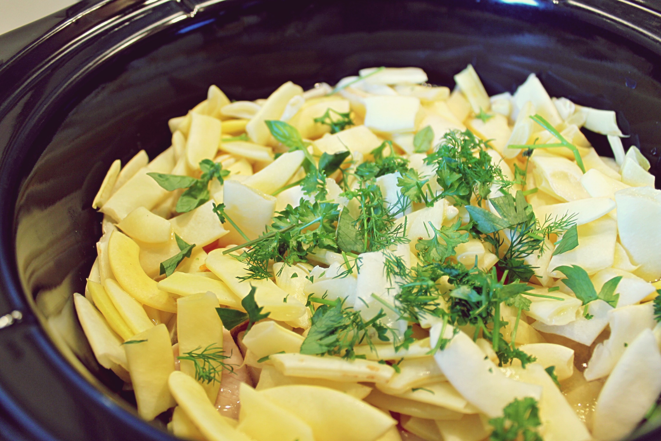 Fasole lata cu porc si sos de mustar la slow cooker Crock Pot