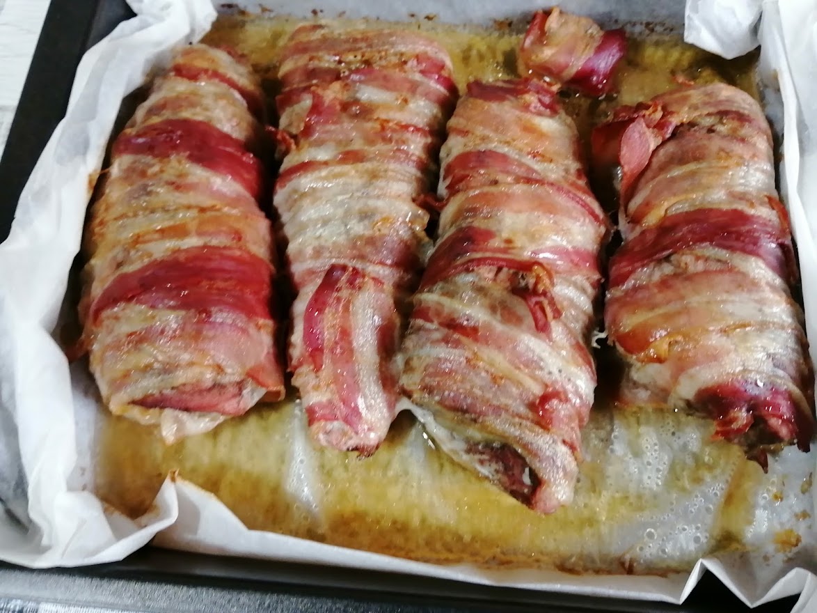 Muschiulet cu bacon si garnitura de legume