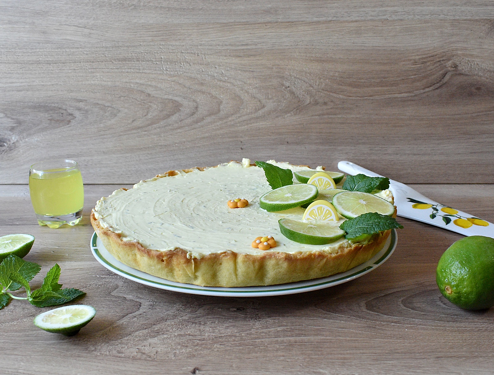 Desert tarta cu crema lime si caramel