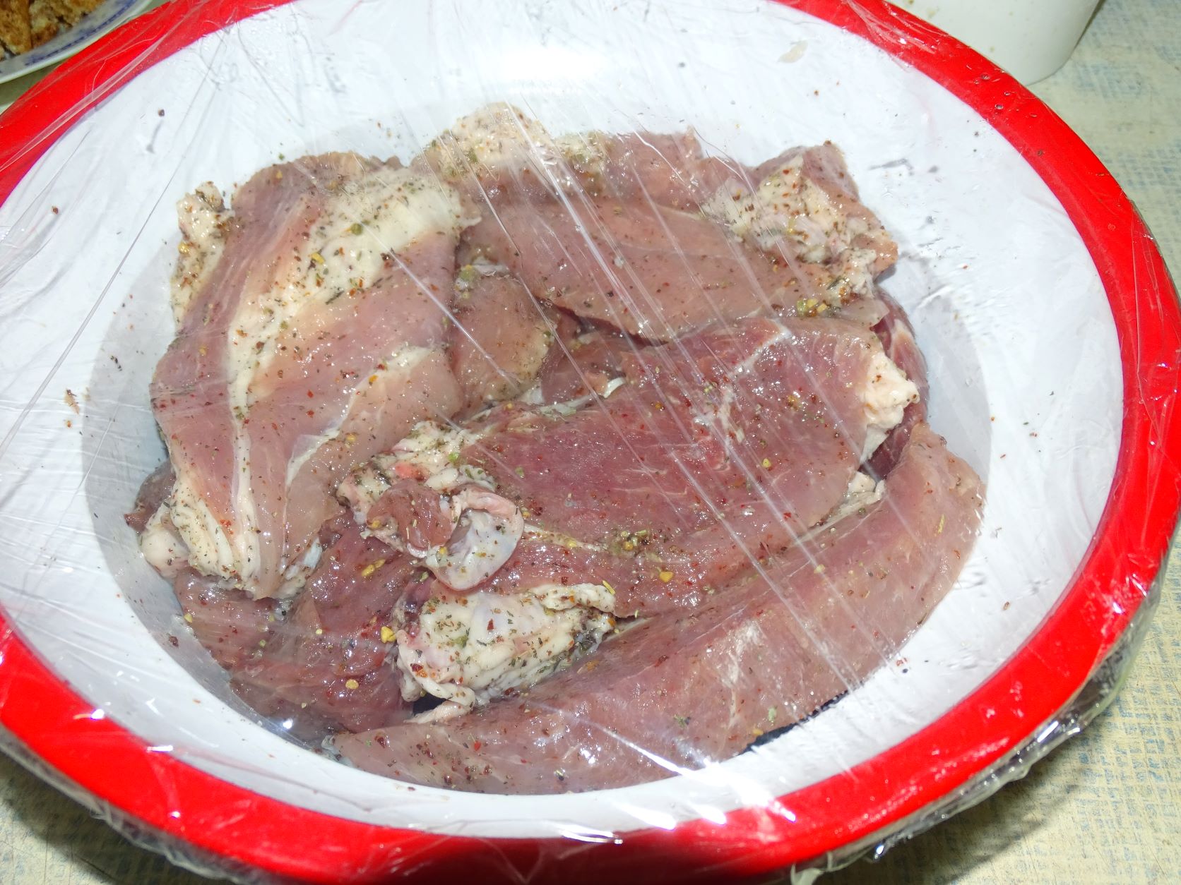 Felii de jambon cu usturoi verde, gatite la slow cooker