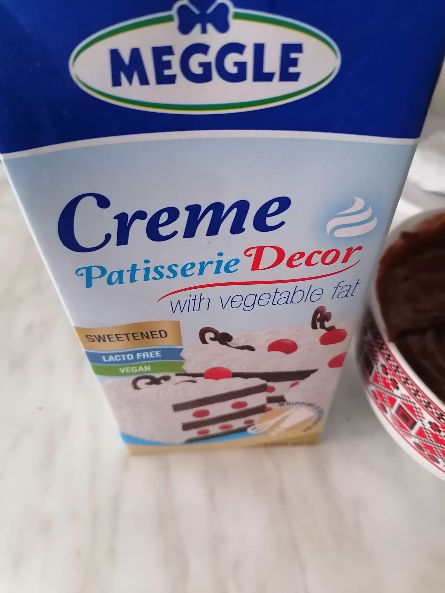 Reteta de tort cu crema de branza si visine