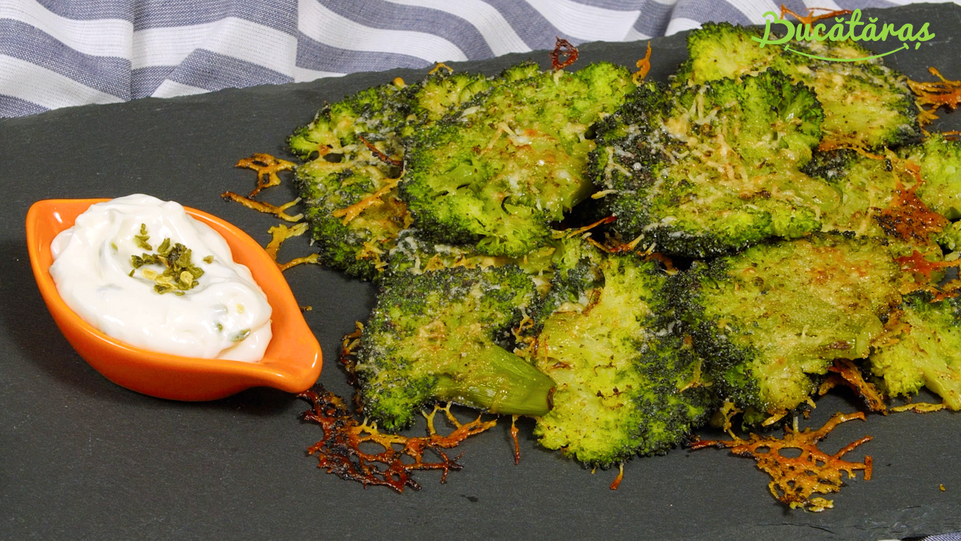 Reteta de broccoli crocant cu parmezan la cuptor