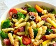 Salata italiana de paste cu rosii, masline si broccoli - Reteta simpla si delicioasa-1