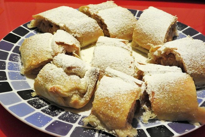 Strudel cu mere - Reteta simpla cu aluat de casa