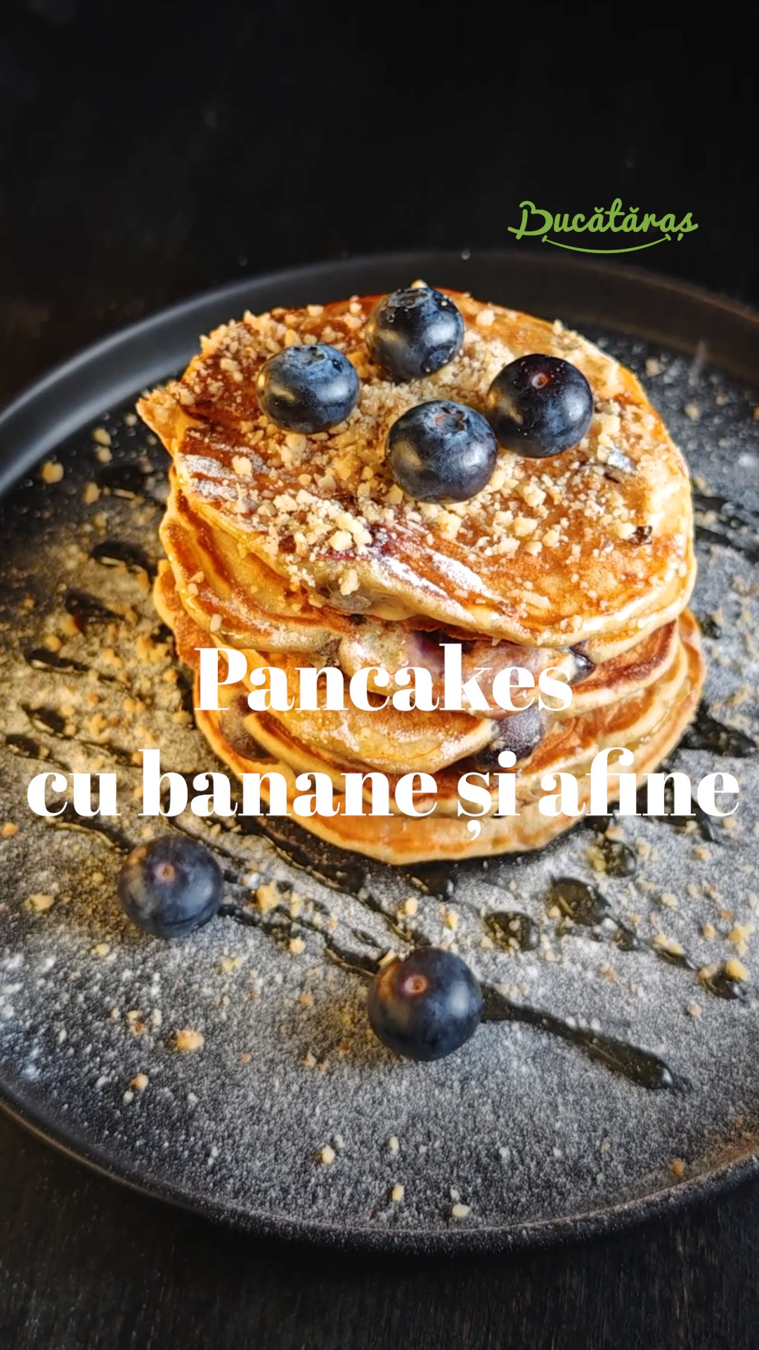 Pancakes pufoase cu banane și afine – Rețetă simplă și rapidă