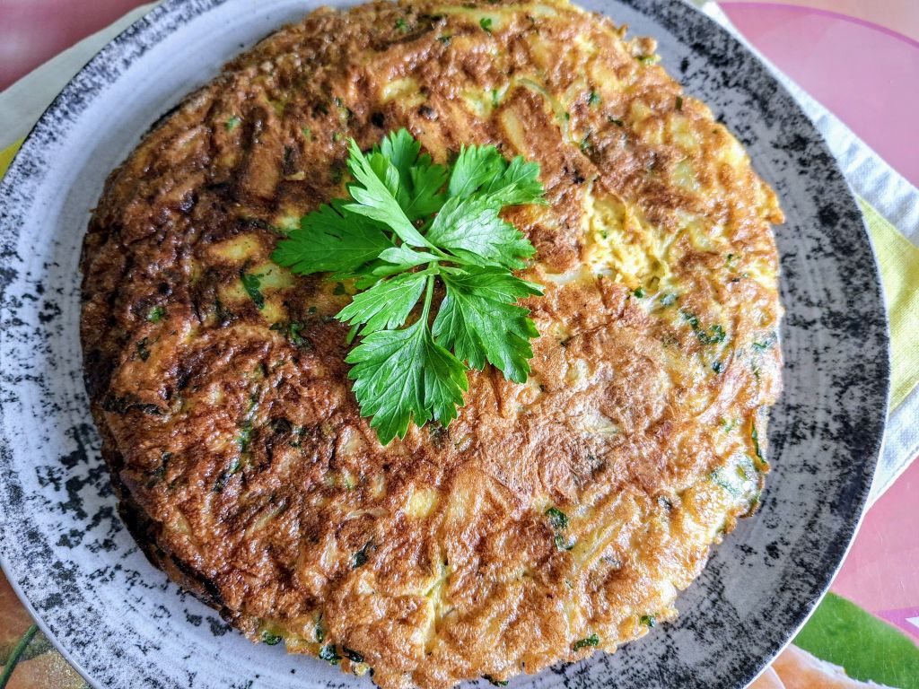 Tortilla cu cartofi si ceapa, la tigaie - Reteta gustoasa de omleta spaniola