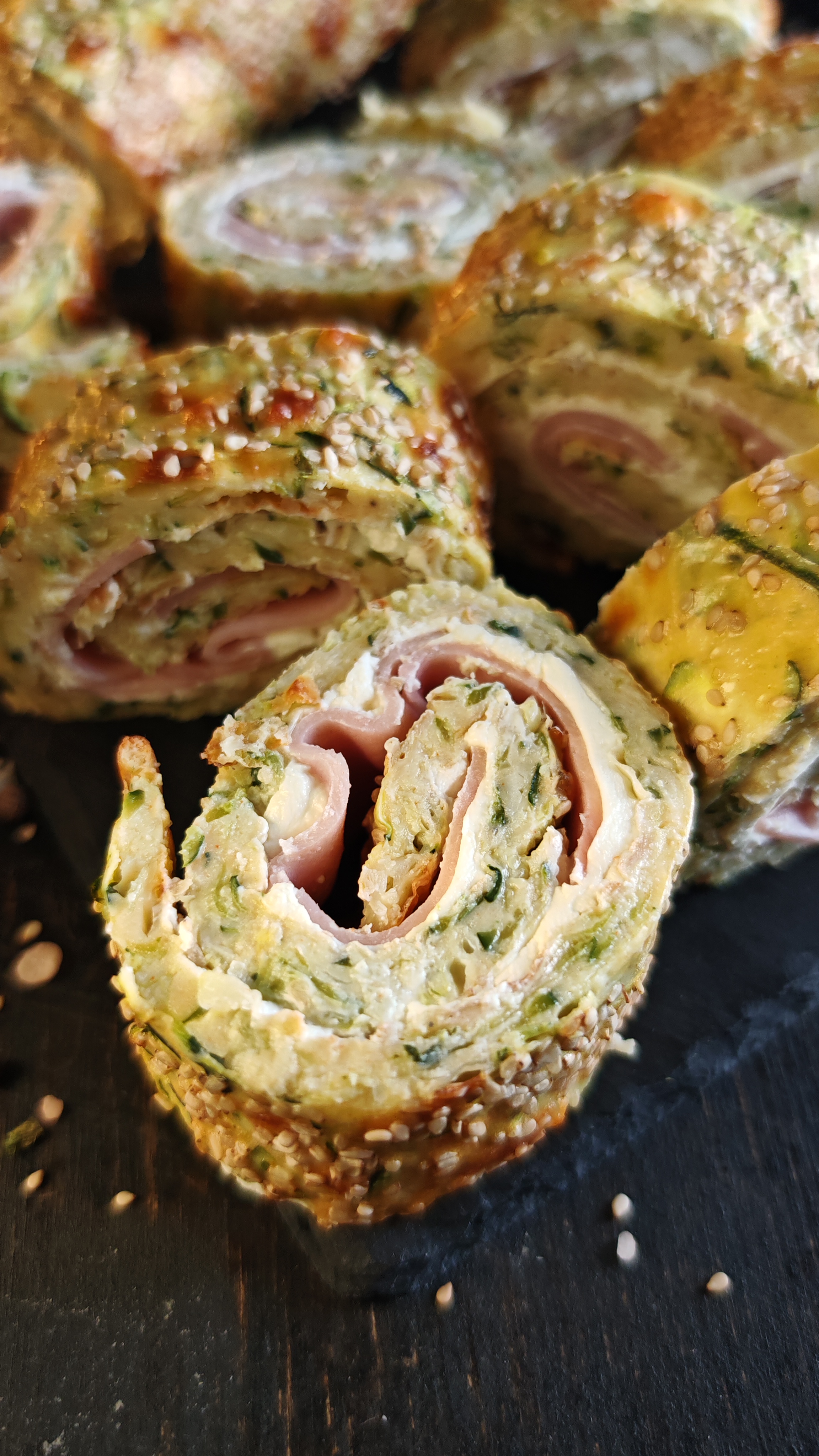 Ruladă de dovlecei cu cremă de brânză și șuncă - Aperitivul gustos de vară