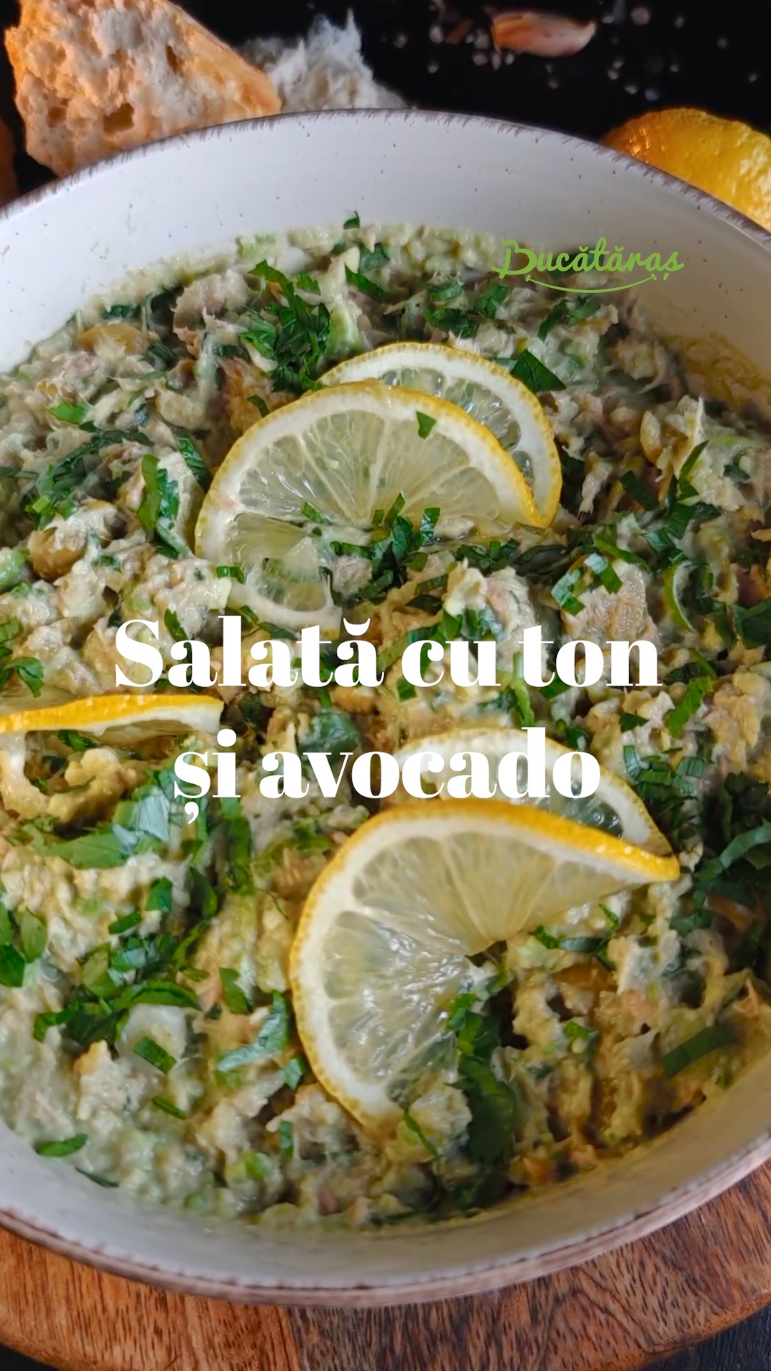 Salată cu ton și avocado - Rețeta rapidă și delicioasă