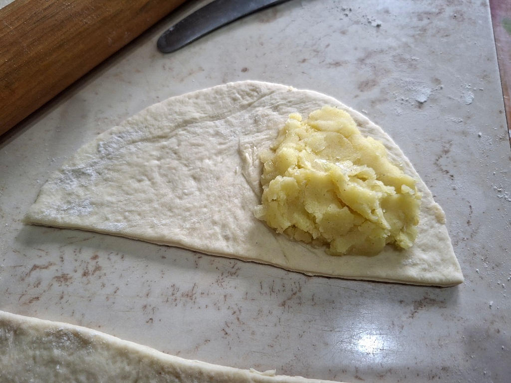 Plăcințele cu cartofi, la tigaie - Reteta gustoasa de post