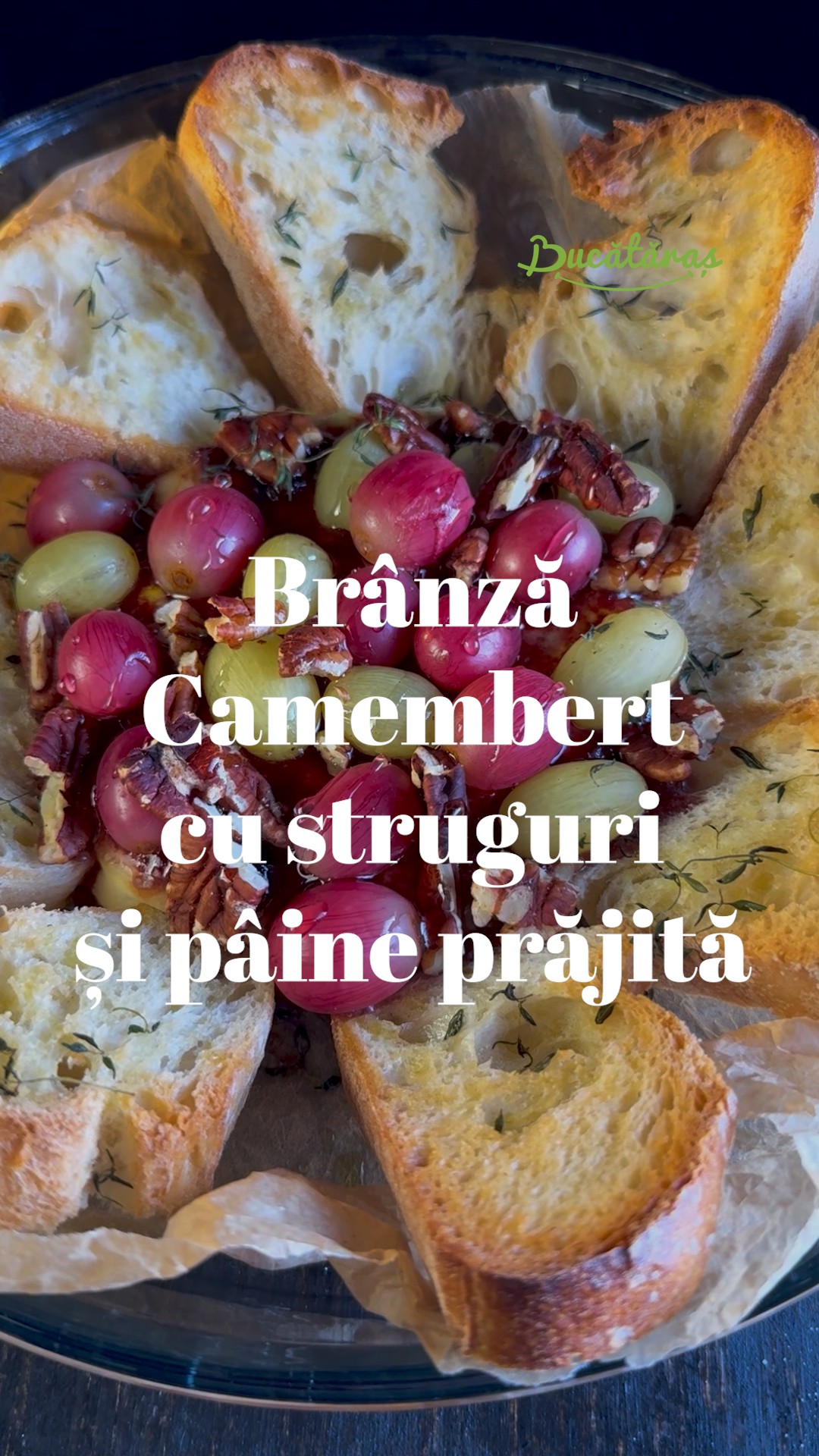 Brânză camembert cu struguri la cuptor - Aperitivul plin de savoare care te va cuceri