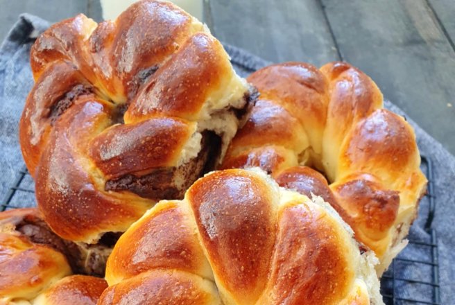 Chifle cu nutella - Fragede, aromate si pline de crema