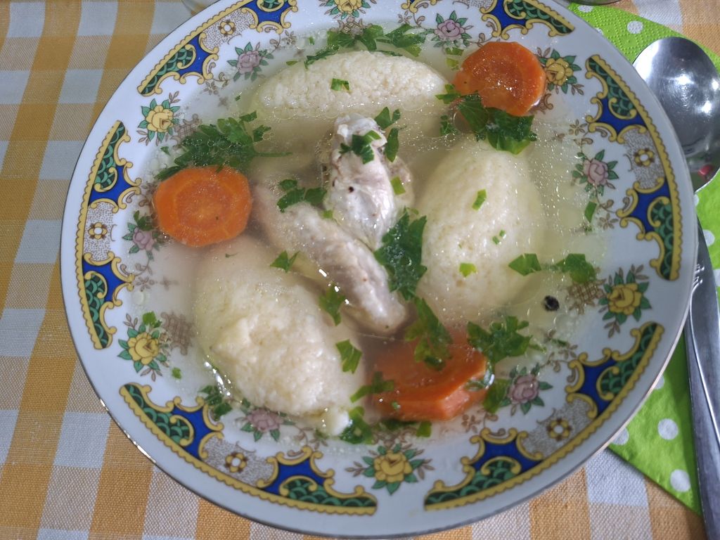 Supa de pui cu galuste de gris – ca la mama acasa