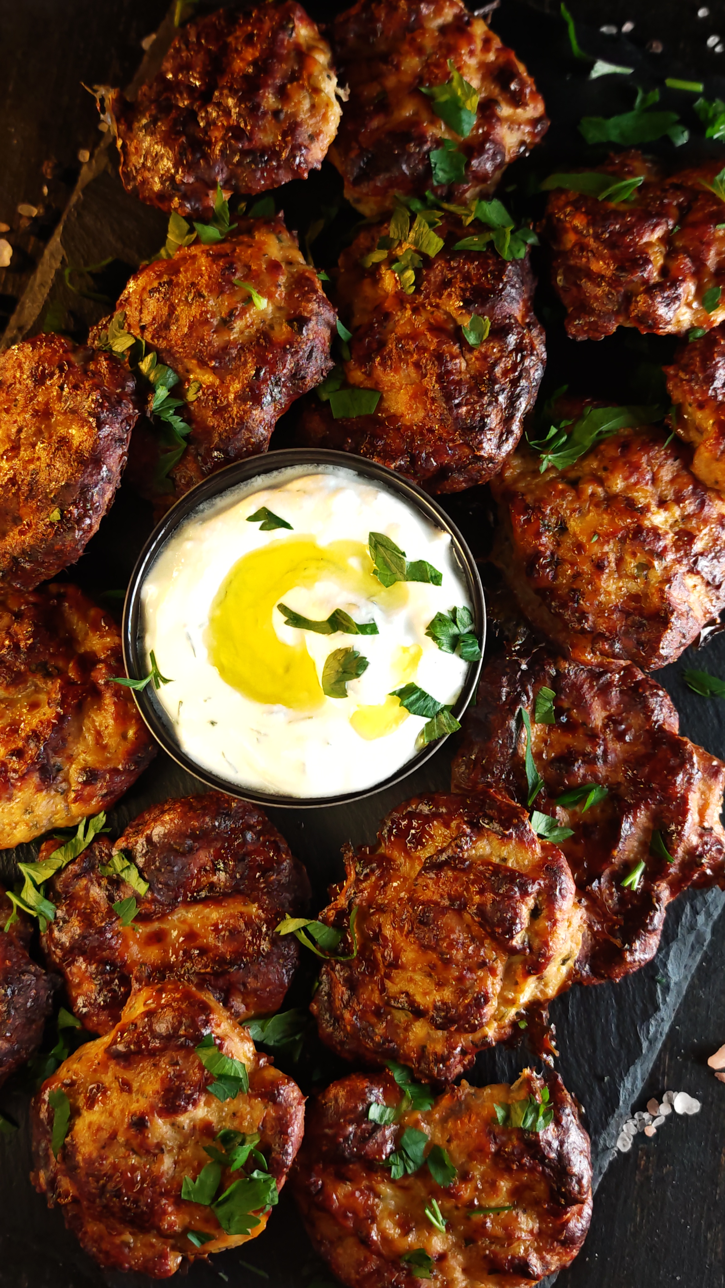 Chiftele de pui la cuptor în stil turcesc - Super rapide, aromate și delicioase