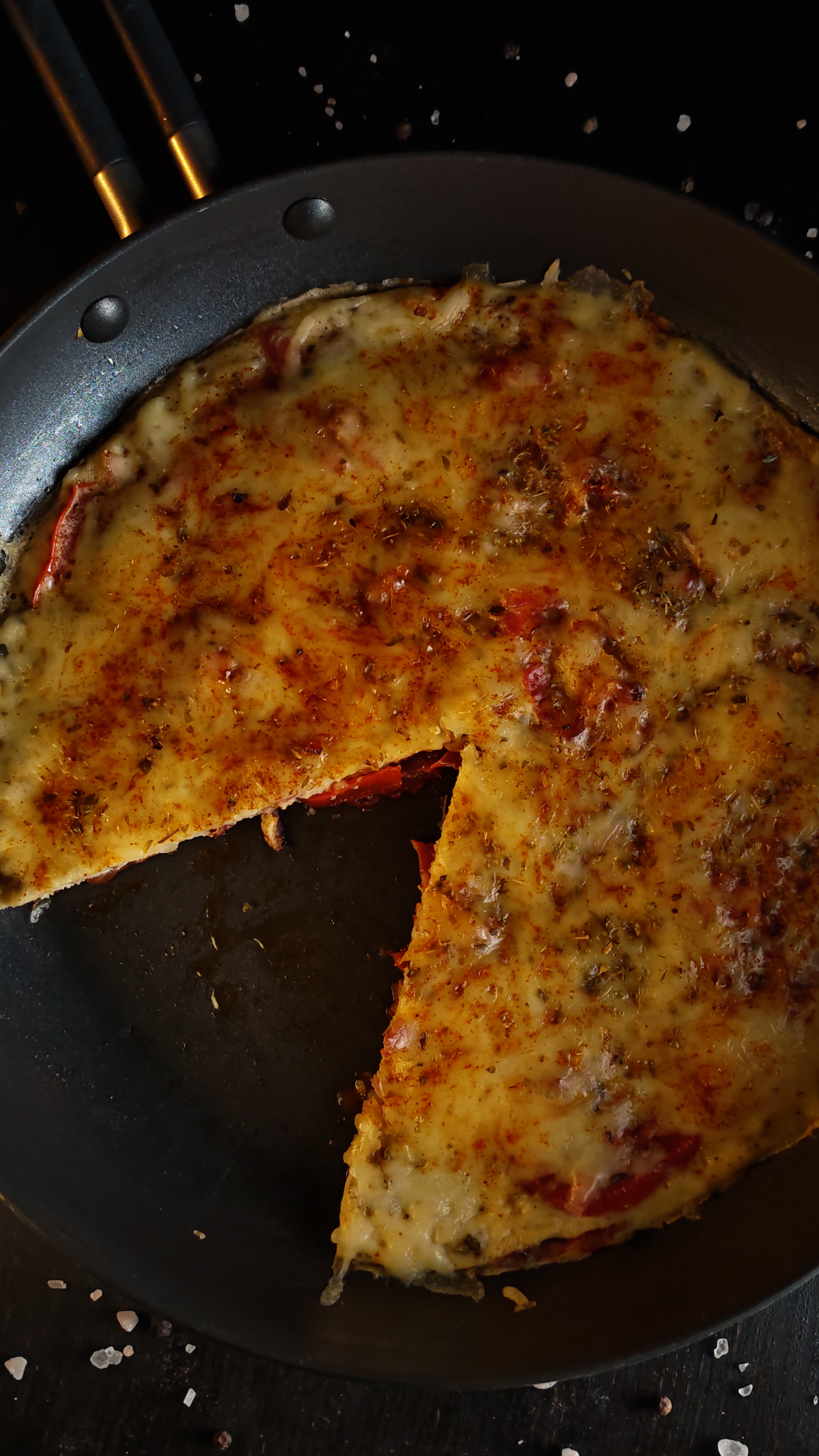 Omletă cu ceapă și bacon - Rețeta savuroasă și rapidă