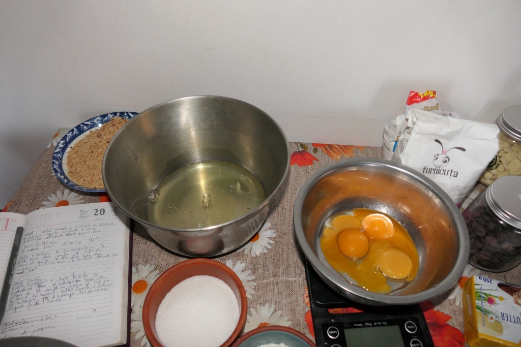 Prajitura cu dragoste ( Leontina 55 )