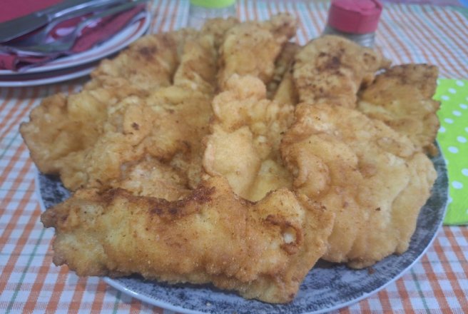 Snitel pane din piept de pui, in pesmet – crocant, gustos si satios