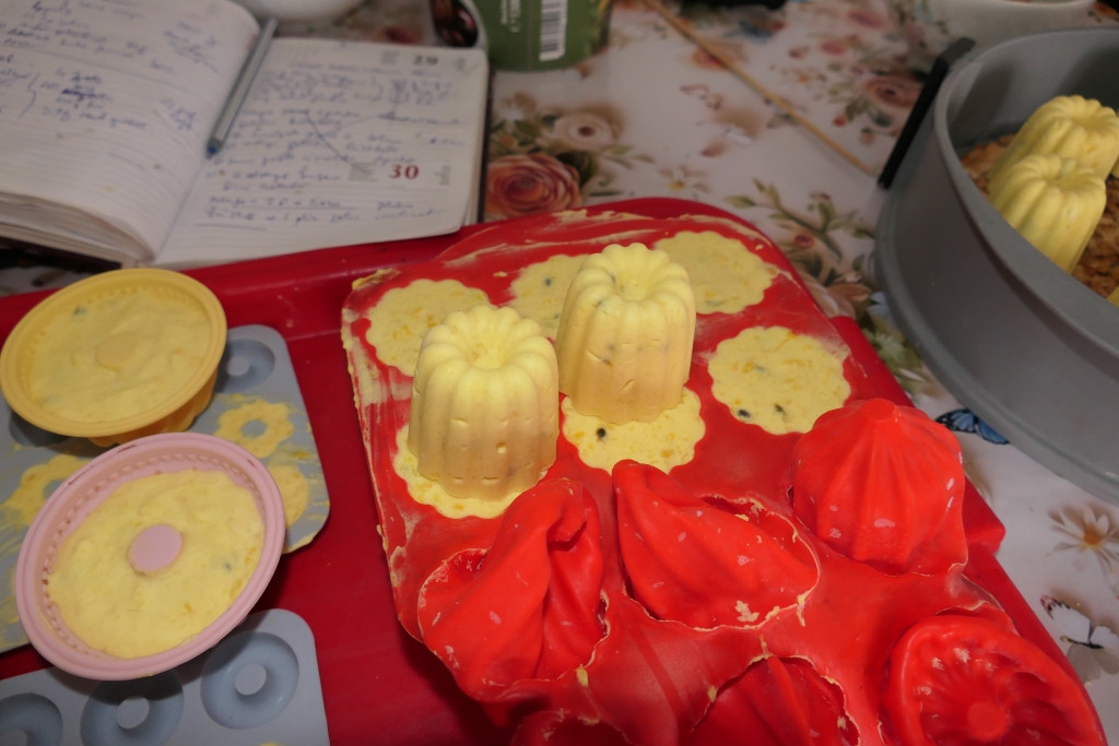 Tort Sa vina Primavara -  Reteta cu mango, fructul pasiuni si banane